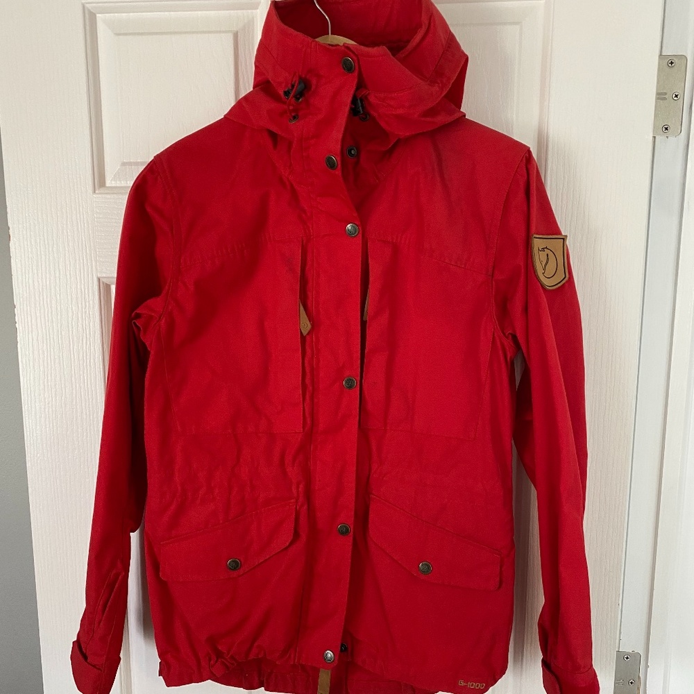 Fjallraven Womens Sarek Trekking Jacket, Red XS